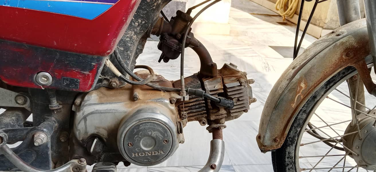 CD70 2008 model 5