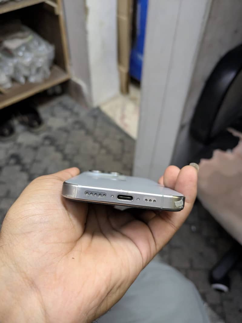 Apple iPhone 15 Pro 5