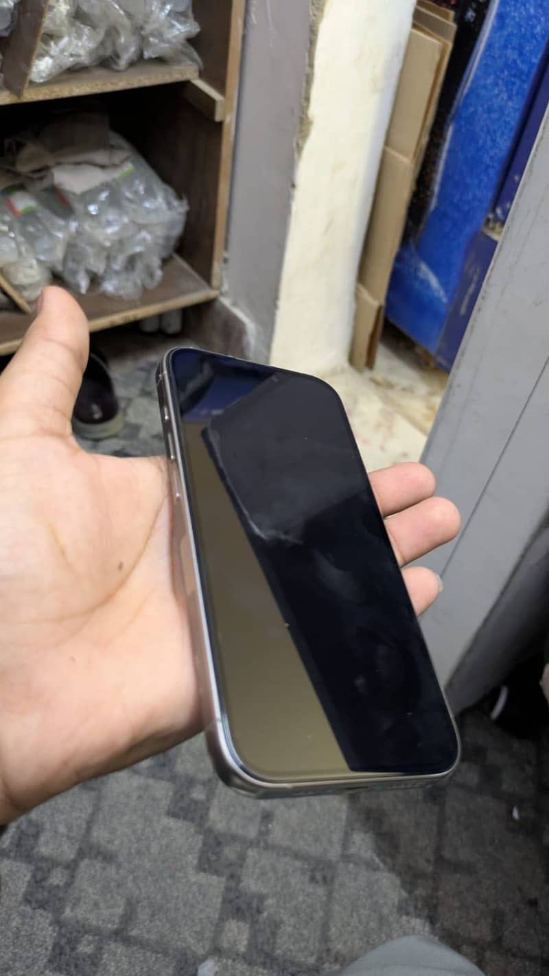 Apple iPhone 15 Pro 8