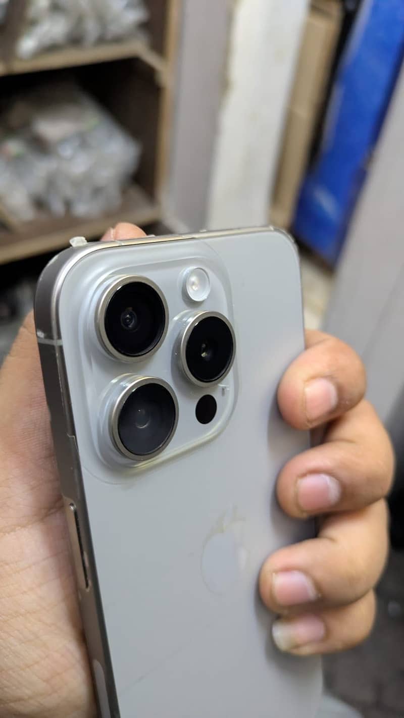 Apple iPhone 15 Pro 12