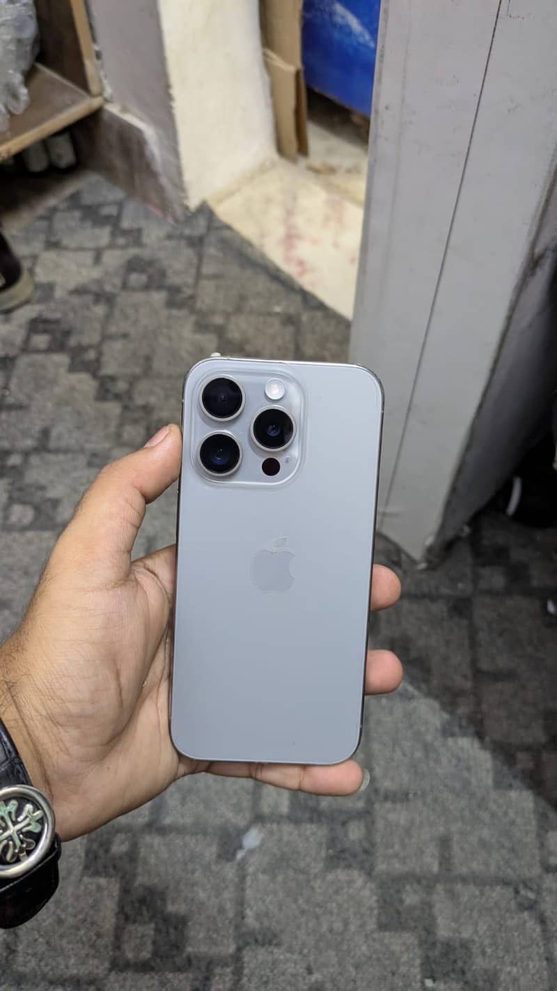 Apple iPhone 15 Pro 13