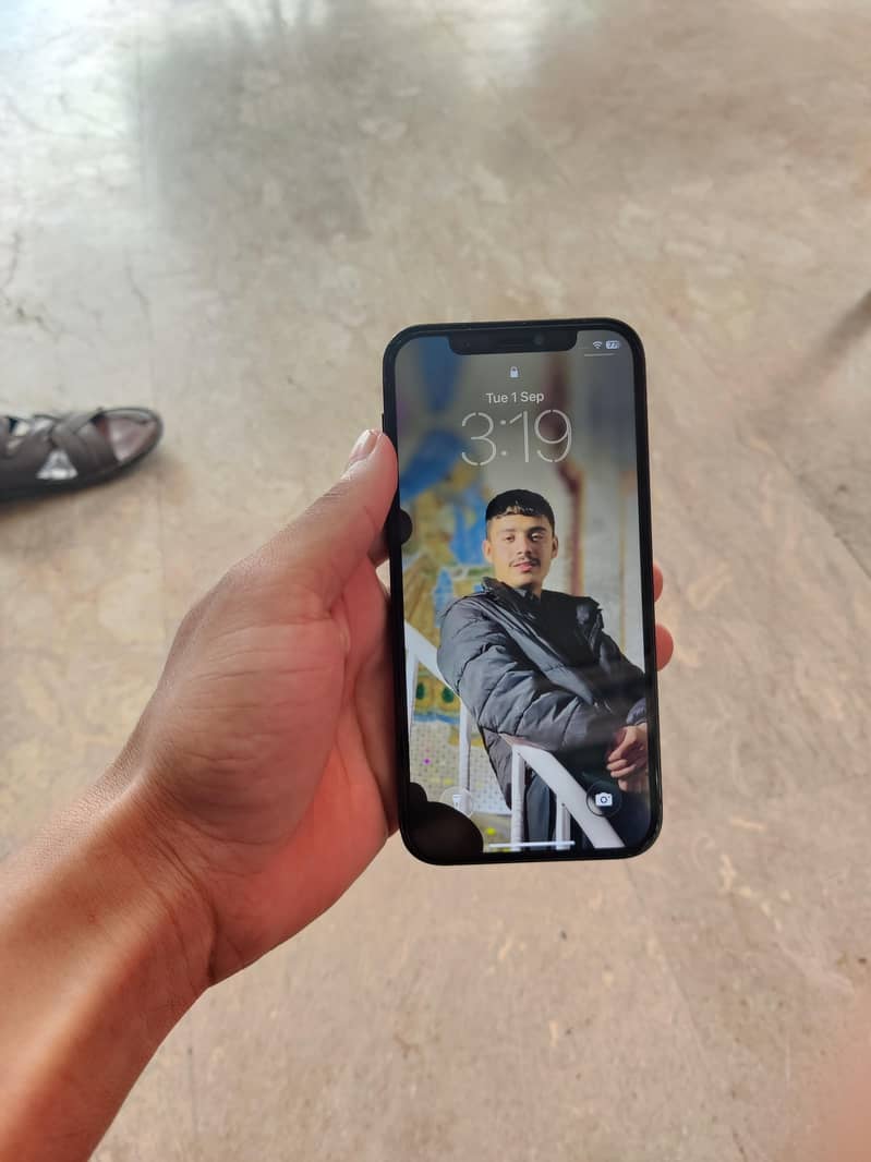Apple iPhone 12 0
