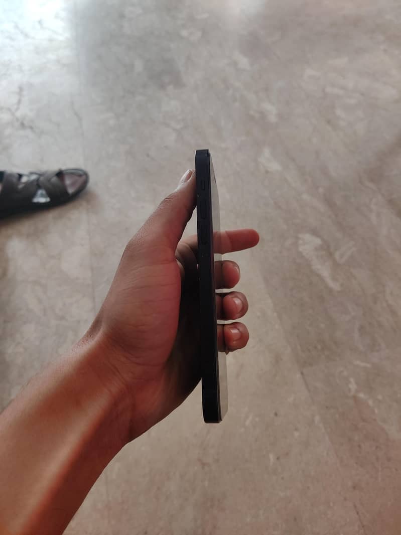 Apple iPhone 12 1