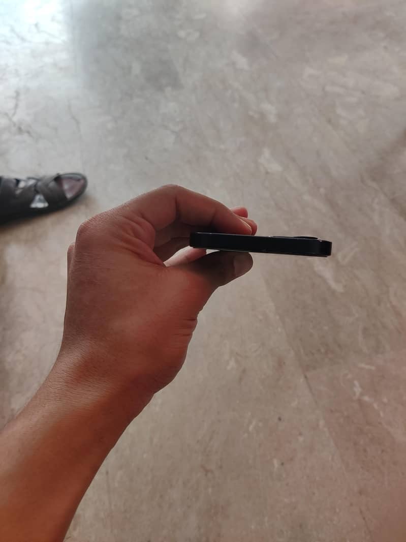 Apple iPhone 12 2