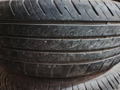 185/70/14 tyre 60% he   auto grip ka tyre he