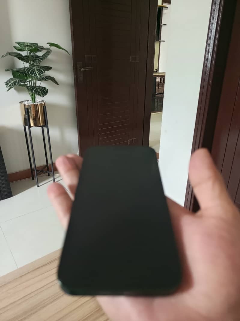 Apple iPhone 13 2