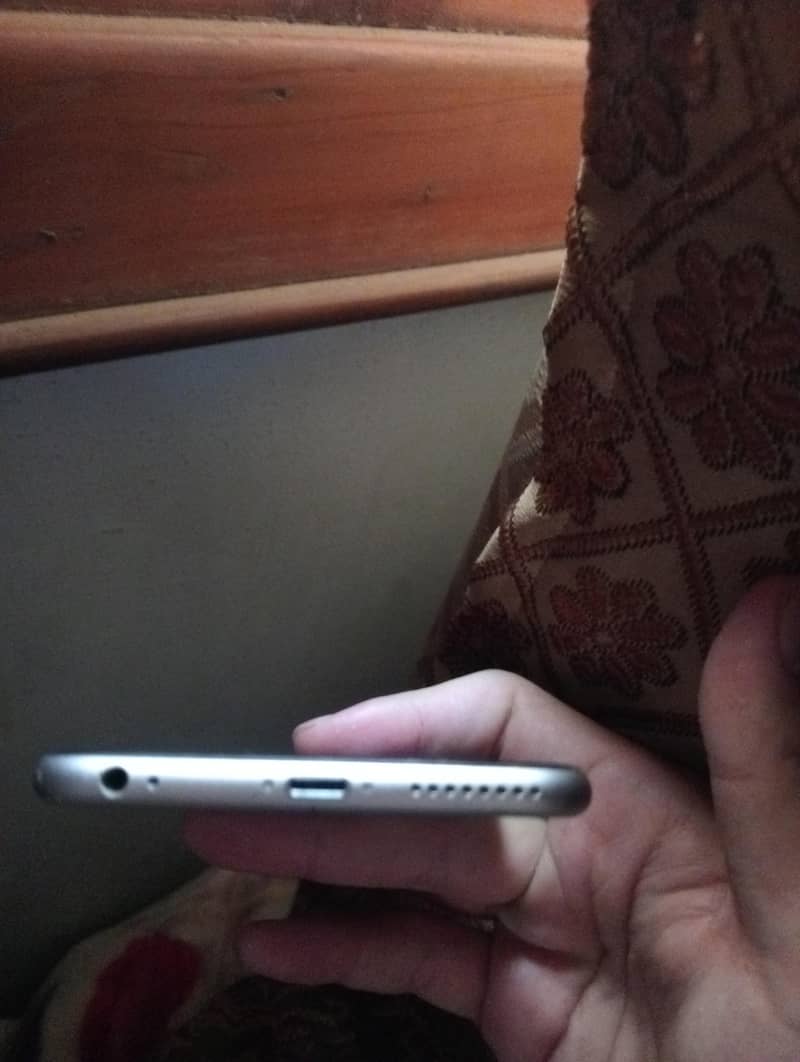 Apple iPhone 6 Plus 2