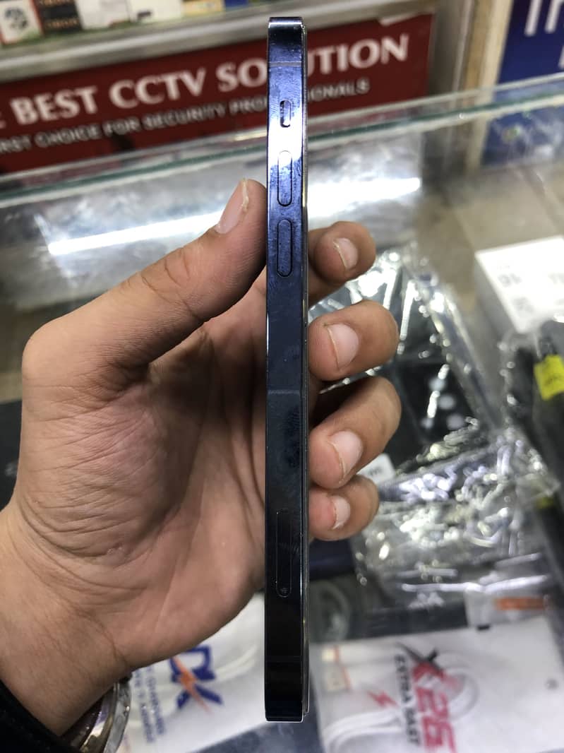 Apple iPhone 12 Pro 3