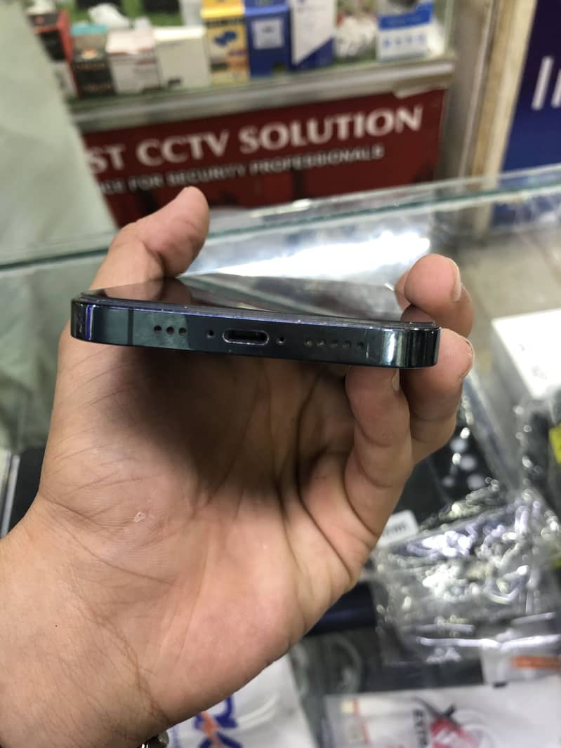 Apple iPhone 12 Pro 4