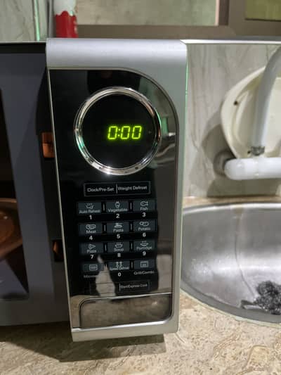 Homage Microwave oven