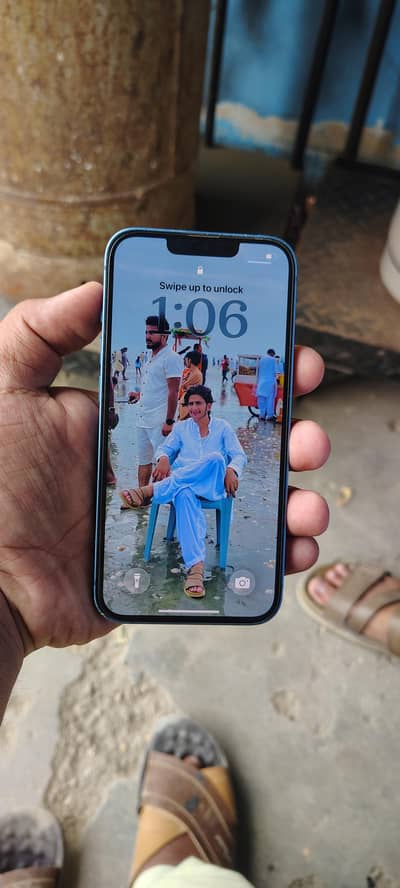 Apple iPhone 13