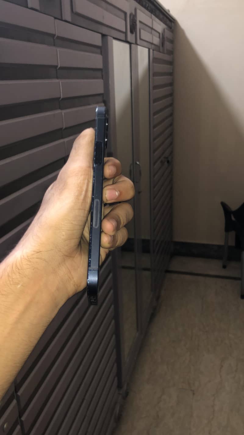 Apple iPhone 12 2