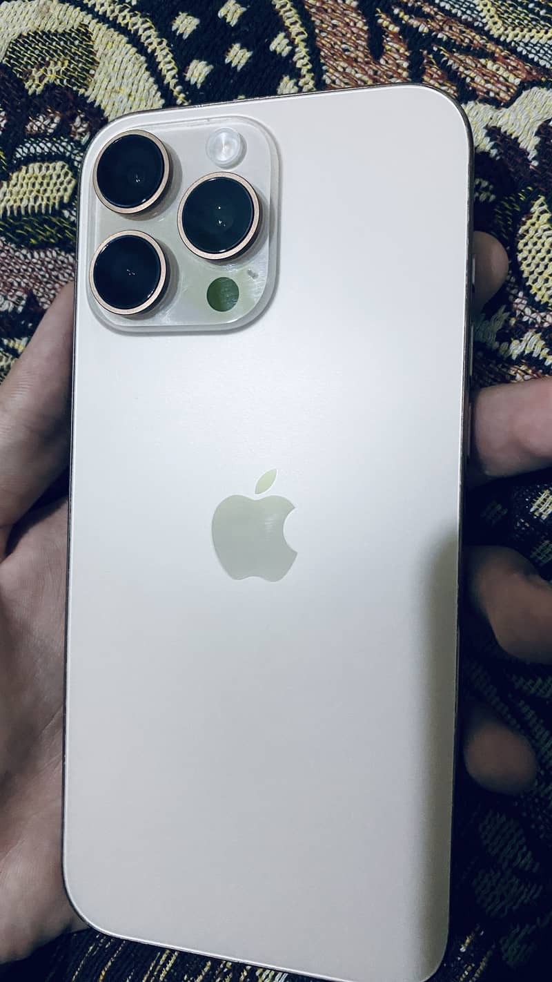 Apple iPhone 16 Pro Max 0