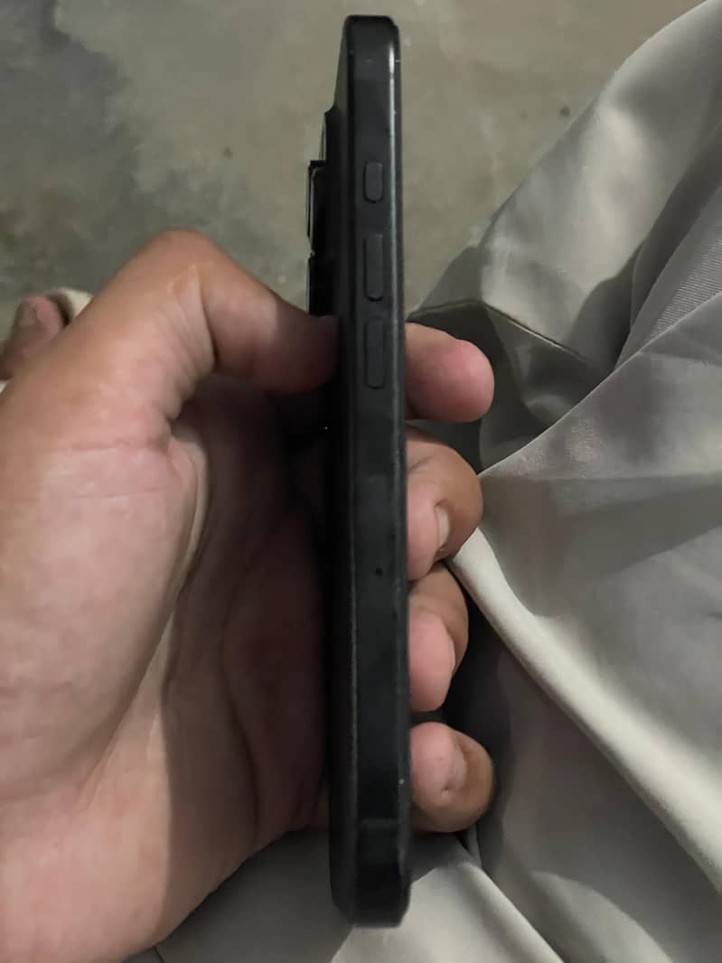 Apple iPhone 16 Pro 8