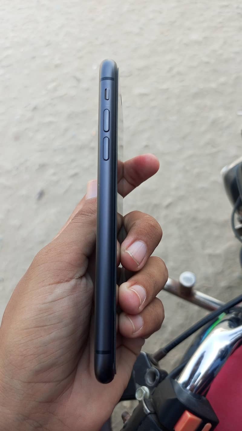 Apple iPhone 11 5