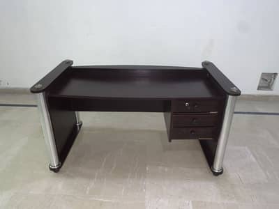 Executive Office table - Mint Condition (Without glass)