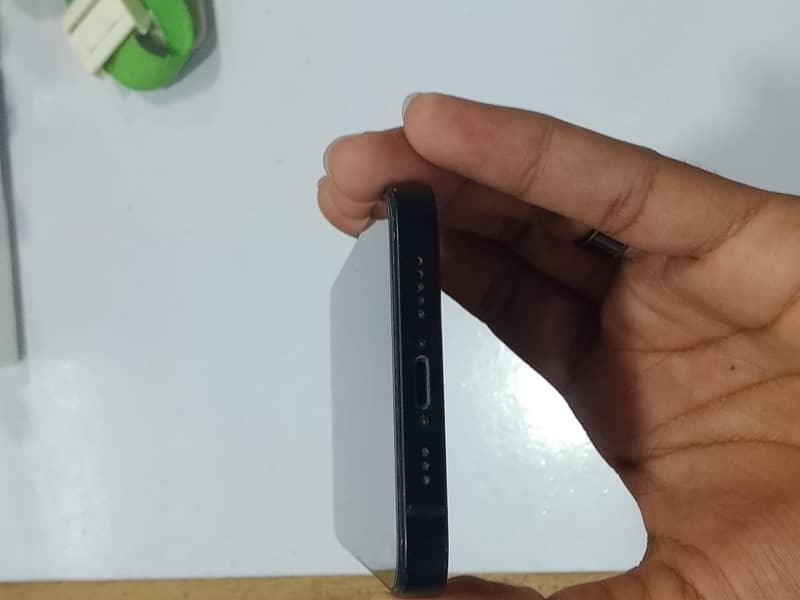Apple iPhone 13 5