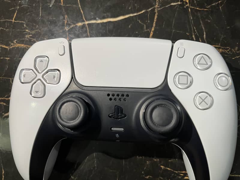 PS5 DualSense Wireless Controller – Original – 9/10 Condition 7