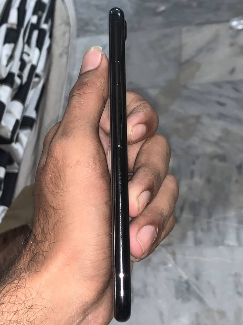 Apple iPhone 7 0