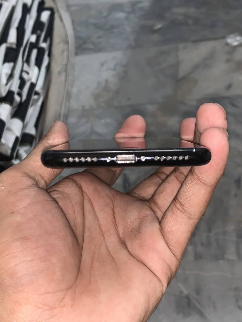 Apple iPhone 7 1