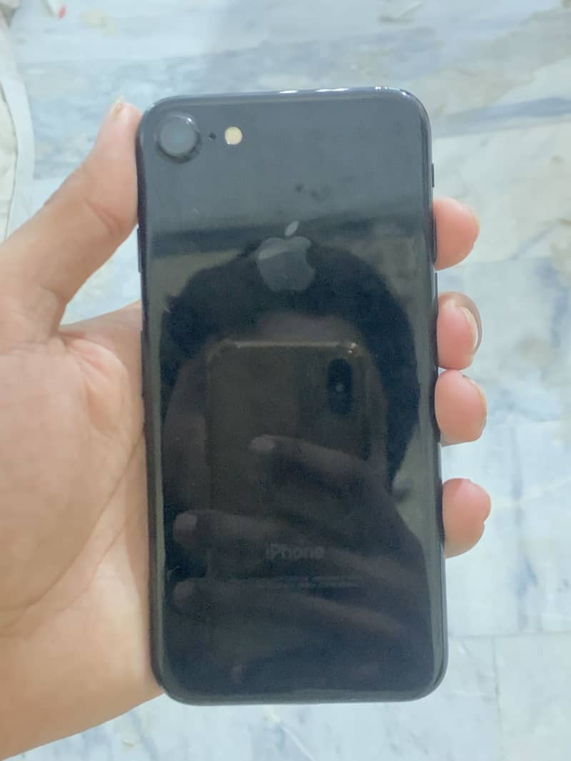 Apple iPhone 7 3
