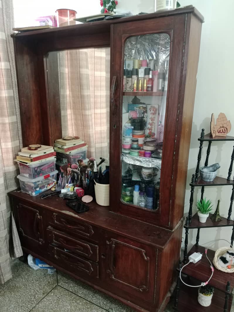 Dressing table 0