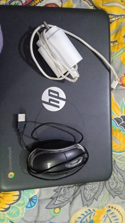 Chromebook in Excellent Condition (9/10) - With Original Charger