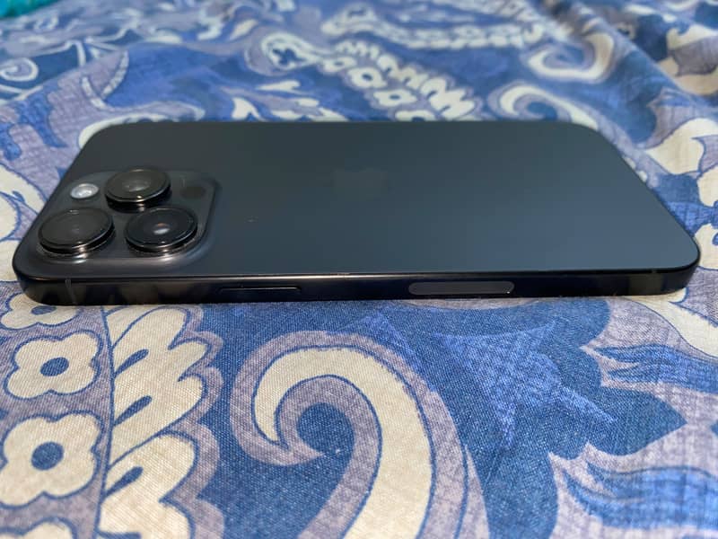 iPhone 15 pro max 7