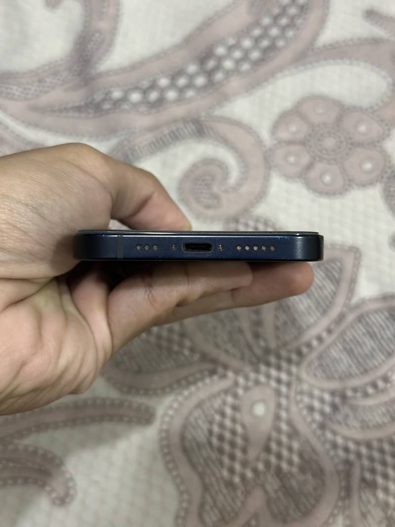 Apple iPhone 12 1