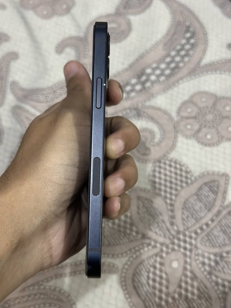 Apple iPhone 12 3