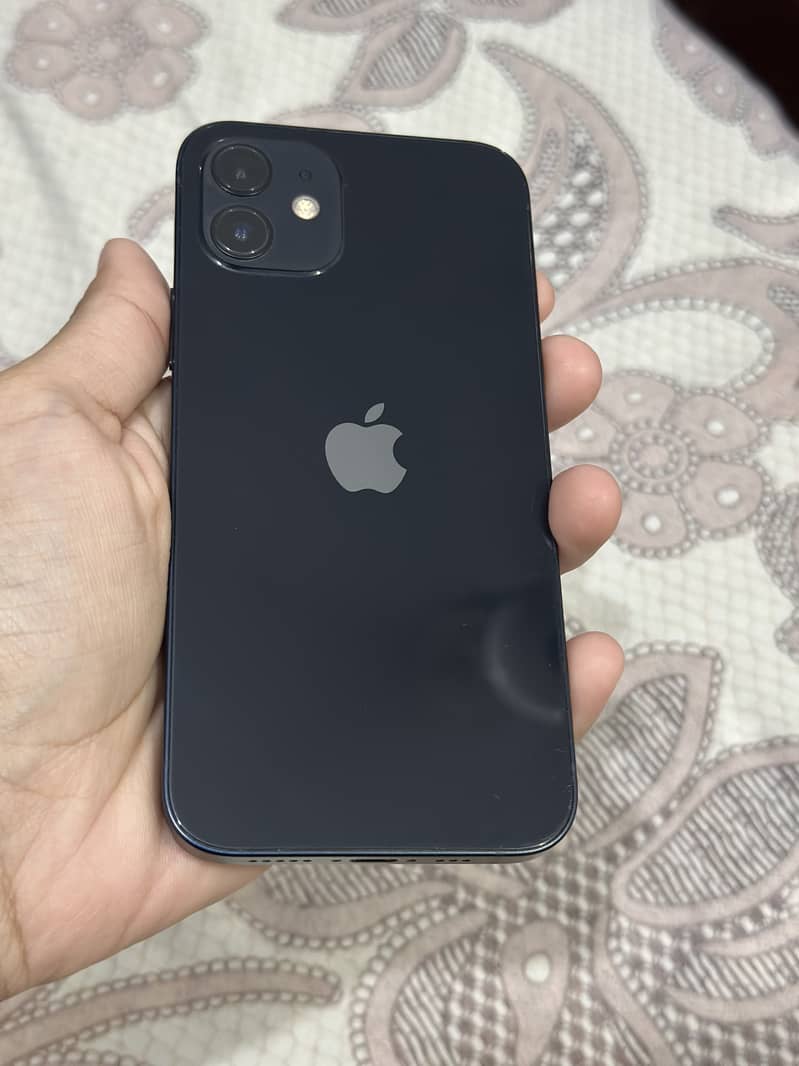 Apple iPhone 12 4