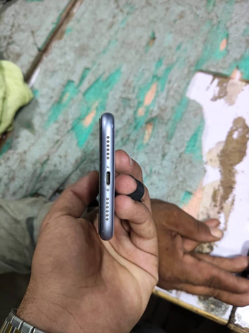 Apple iPhone 11 5
