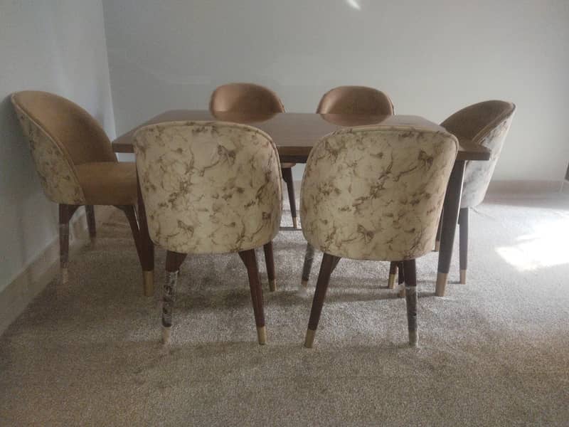 dinning table 0