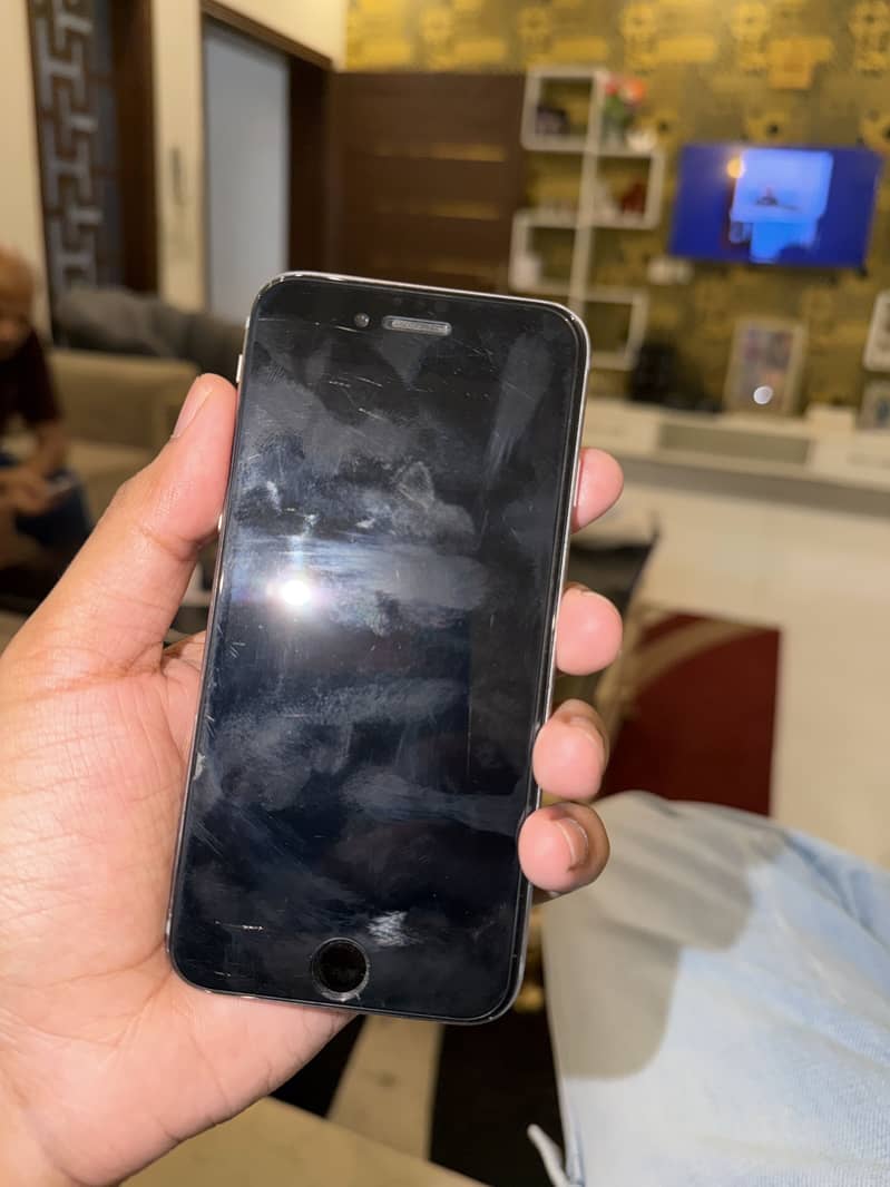 Apple iPhone 6S 1