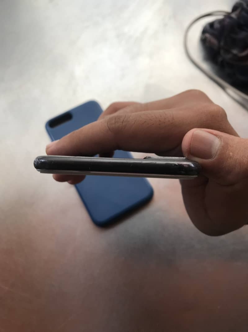 Apple iPhone 7 Plus 3