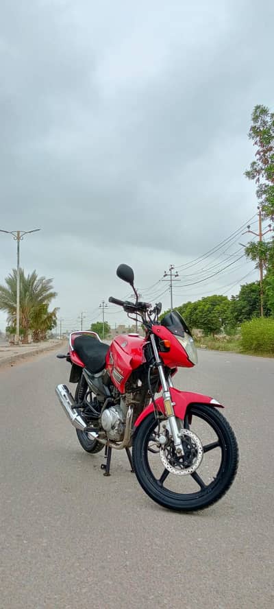 YBR 125 IMPORTED 2016 - PRISTINE CONDITION!