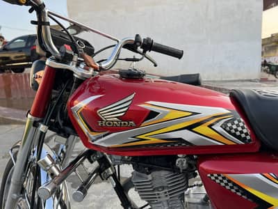 125 Fuel tank