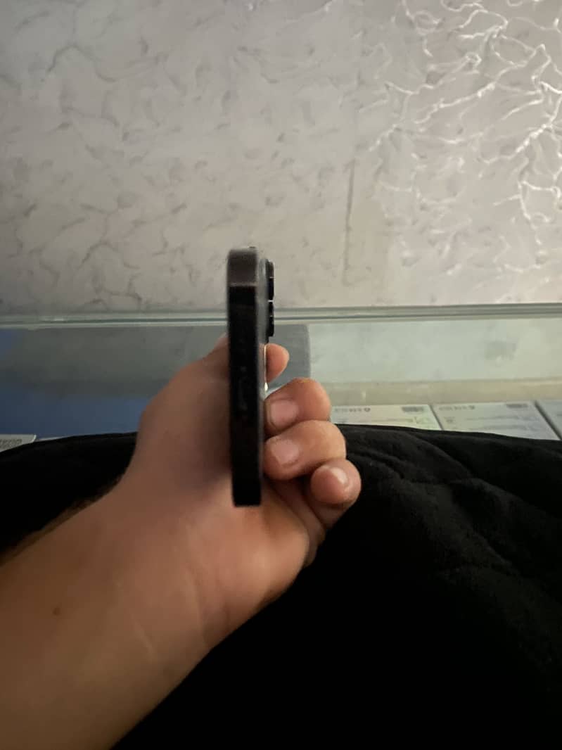 Apple iPhone 14 Pro 2