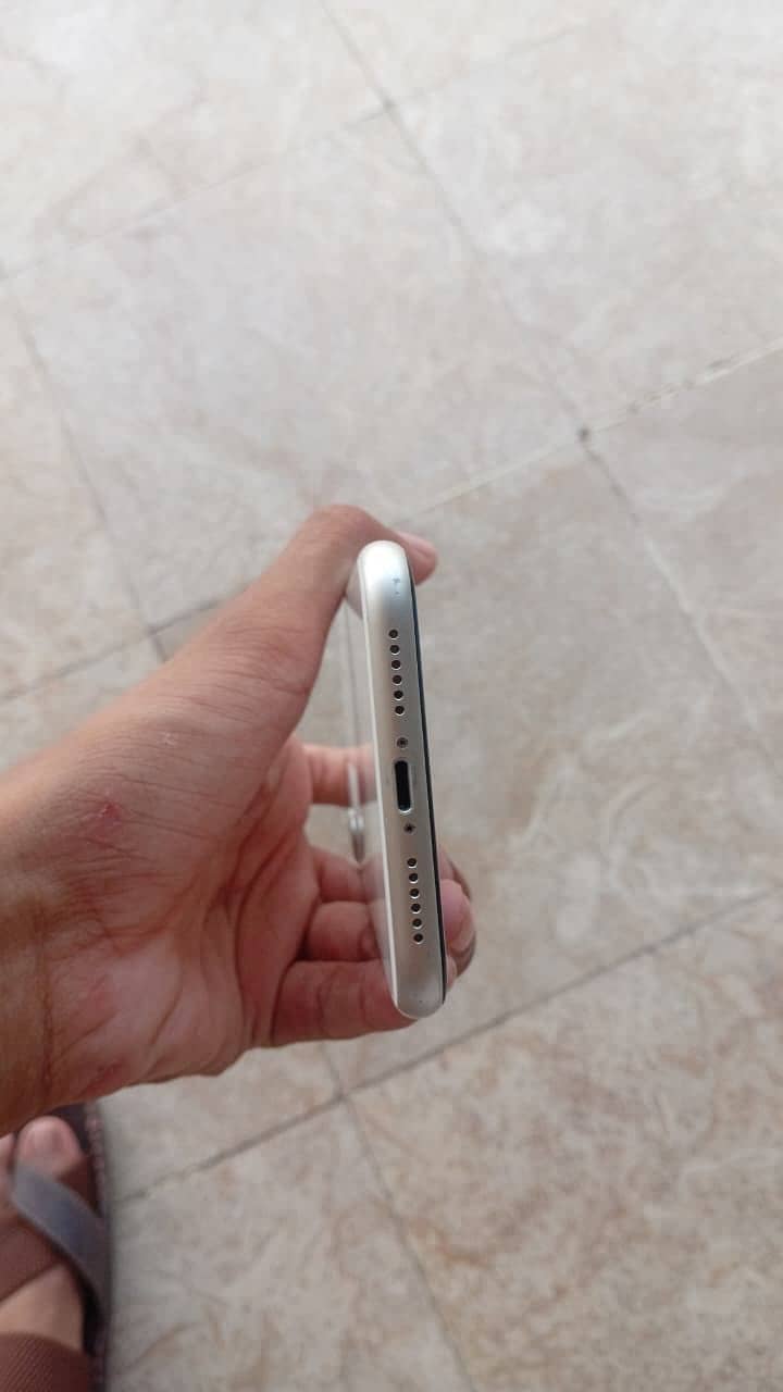 Apple iPhone 11 5