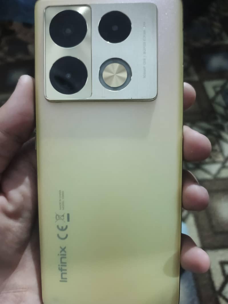 Infinix Note 40 Pro 0
