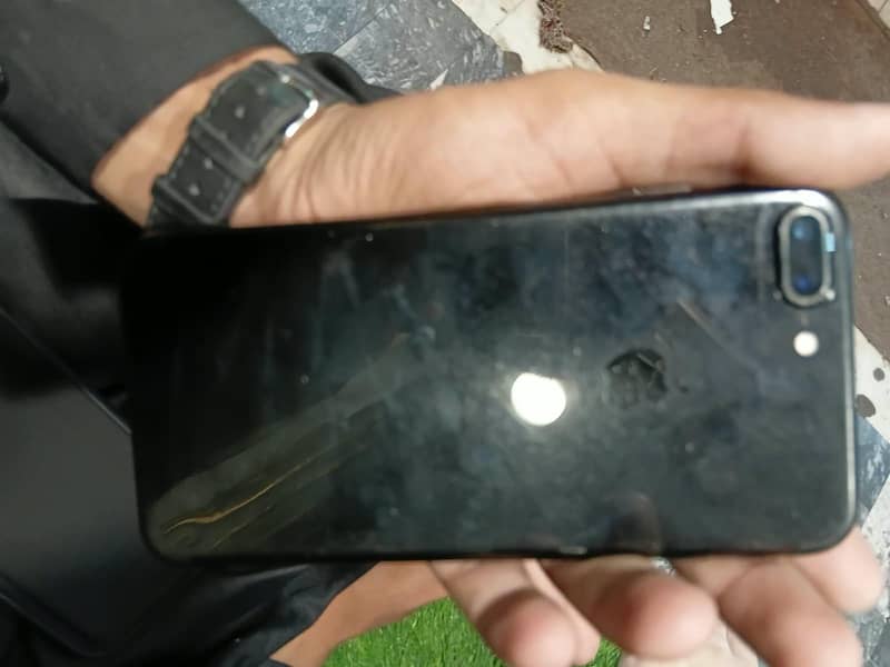 Apple iPhone 7 Plus 0