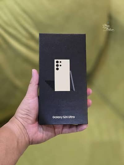 Samsung Galaxy s24 ultra mobile phone complete box
