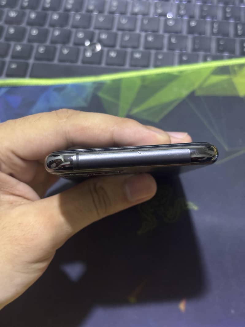 Apple iPhone 11 Pro 6
