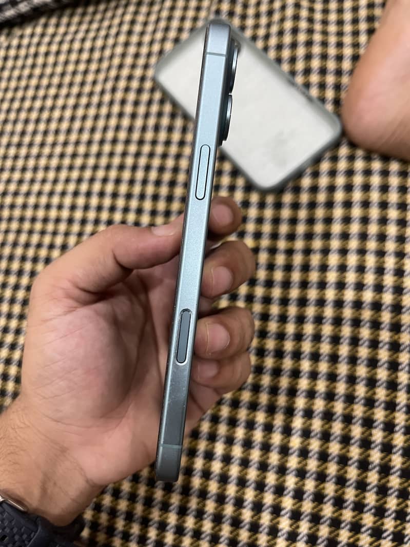 Apple iPhone 16 plus 2