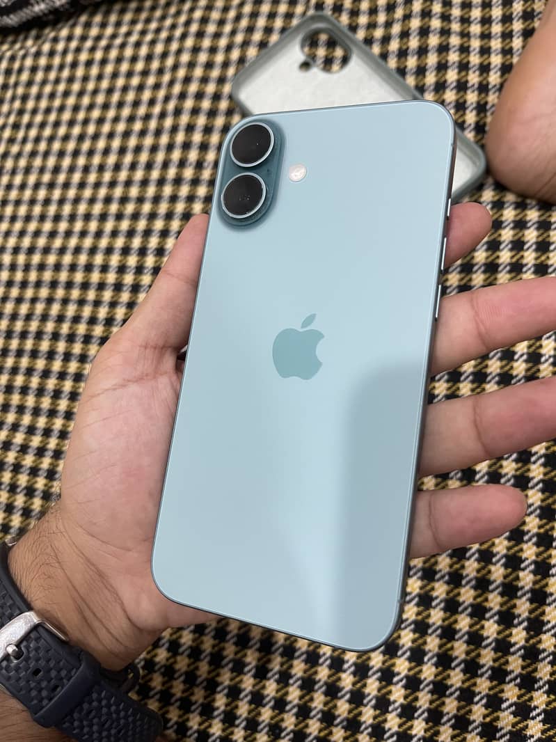 Apple iPhone 16 plus 5