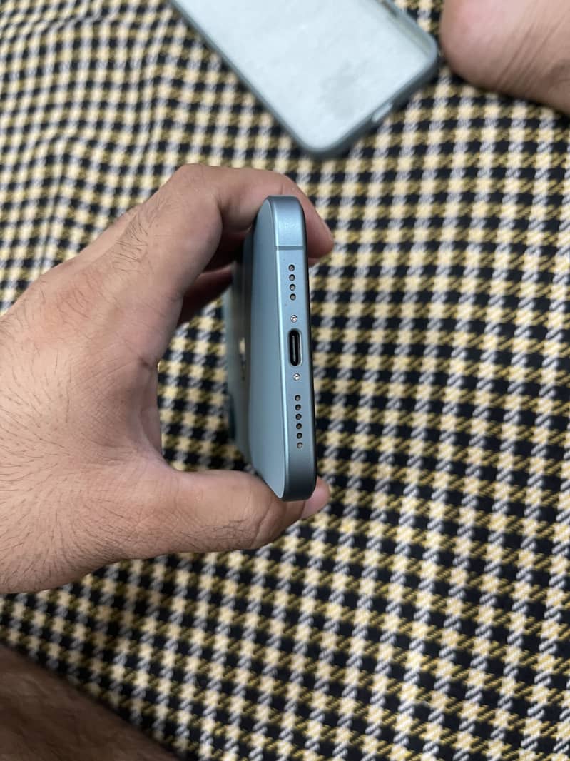 Apple iPhone 16 plus 7