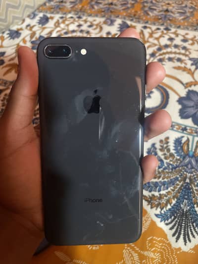 iPhone 8 Plus