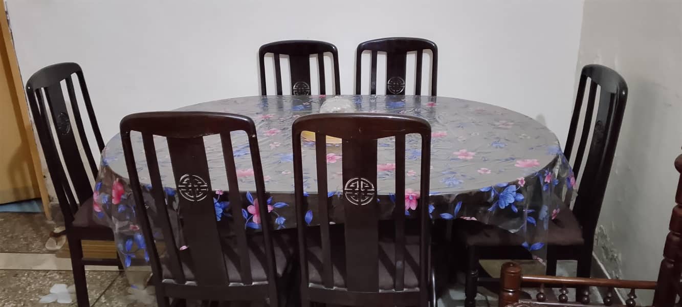 Dining table 0