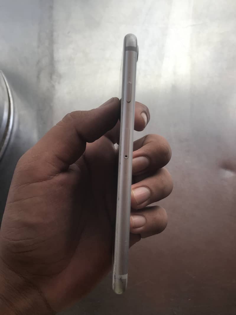 Apple iPhone 7 1