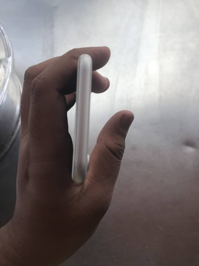 Apple iPhone 7 3